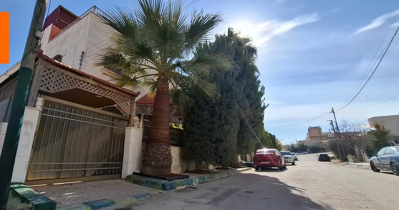 عمارة سكنية شبه فيلا تصنيف ب للبيع في عمان أبو علندا إسكان الكهرباء عمارة سكنية شبه فيلا تصنيف ب للبيع في عمان أبو علندا إسكان الكهرباء