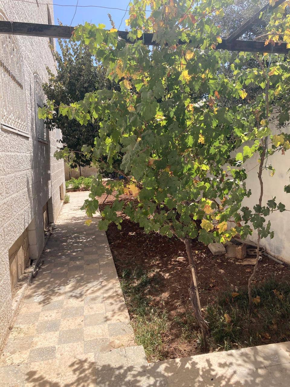 فيلا مستقلة فاخرة للبيع باطلالة ساحره – مرج الحمام عمّان