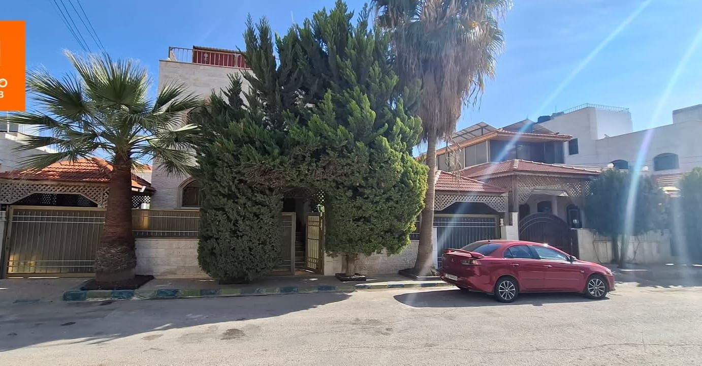 عمارة سكنية شبه فيلا تصنيف ب للبيع في عمان أبو علندا إسكان الكهرباء