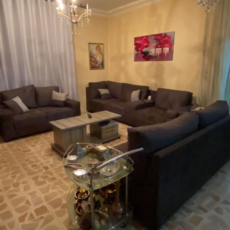 شقة 100 م طابق ثاني للبيع في أبو نصير بالقرب من مدارس الصرح