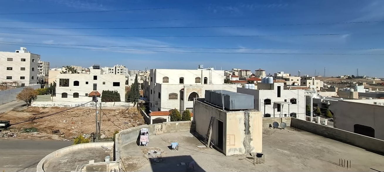 عمارة سكنية شبه فيلا تصنيف ب للبيع في عمان أبو علندا إسكان الكهرباء