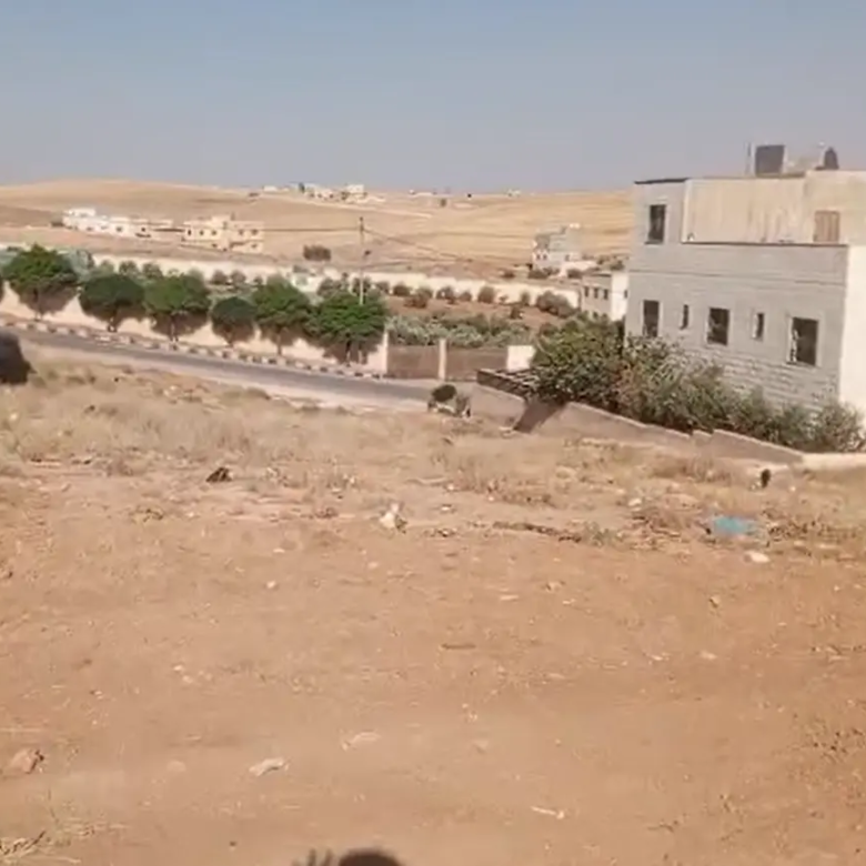 أرض 538 متر مربع للبيع في البيضاء حوض العبوس مقابل جمرك عمان الجديد