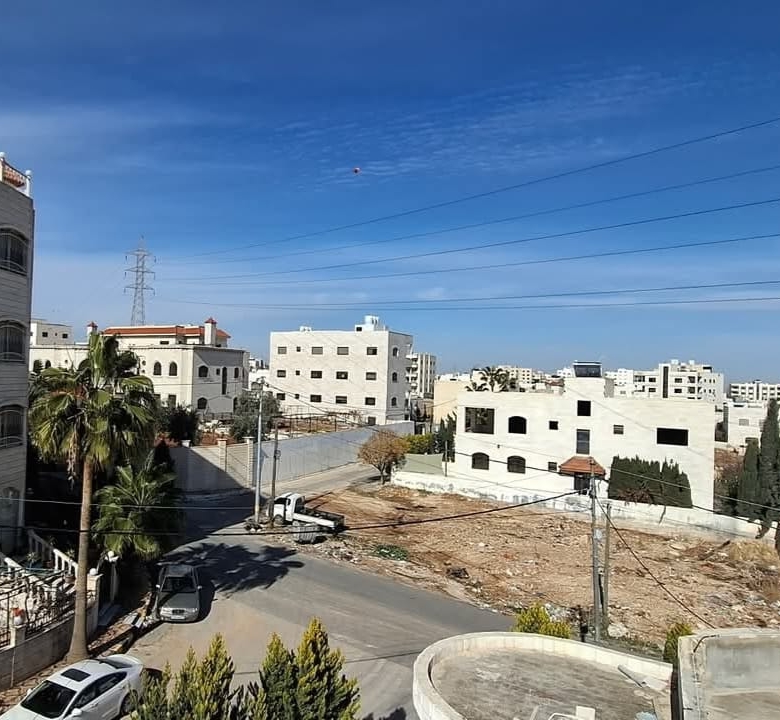 عمارة سكنية شبه فيلا تصنيف ب للبيع في عمان أبو علندا إسكان الكهرباء