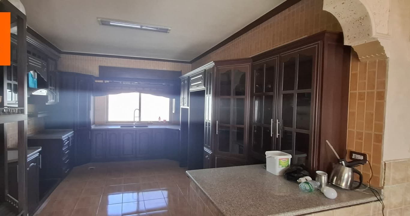 عمارة سكنية شبه فيلا تصنيف ب للبيع في عمان أبو علندا إسكان الكهرباء