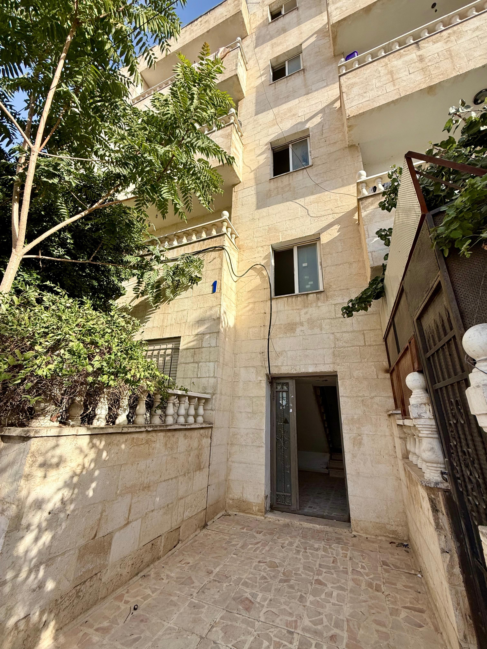 شقة 100 م طابق ثاني للبيع في أبو نصير بالقرب من مدارس الصرح شقة 100 م طابق ثاني للبيع في أبو نصير بالقرب من مدارس الصرح