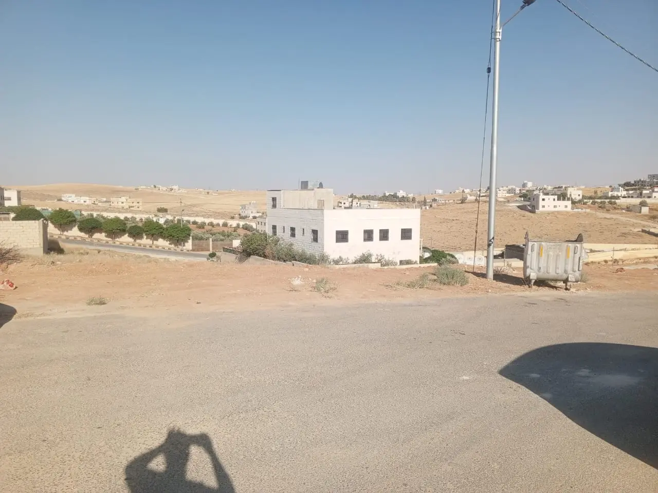 أرض 538 متر مربع للبيع في البيضاء حوض العبوس مقابل جمرك عمان الجديد