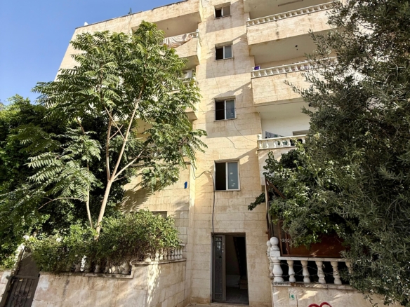 شقة 100 م طابق ثاني للبيع في أبو نصير بالقرب من مدارس الصرح