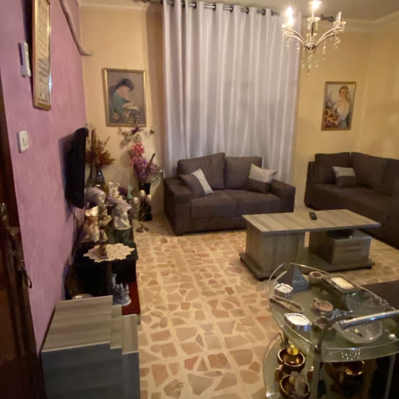 شقة 100 م طابق ثاني للبيع في أبو نصير بالقرب من مدارس الصرح