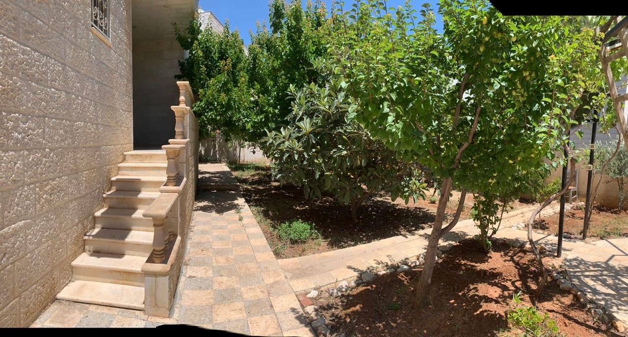 فيلا مستقلة فاخرة للبيع باطلالة ساحره – مرج الحمام عمّان